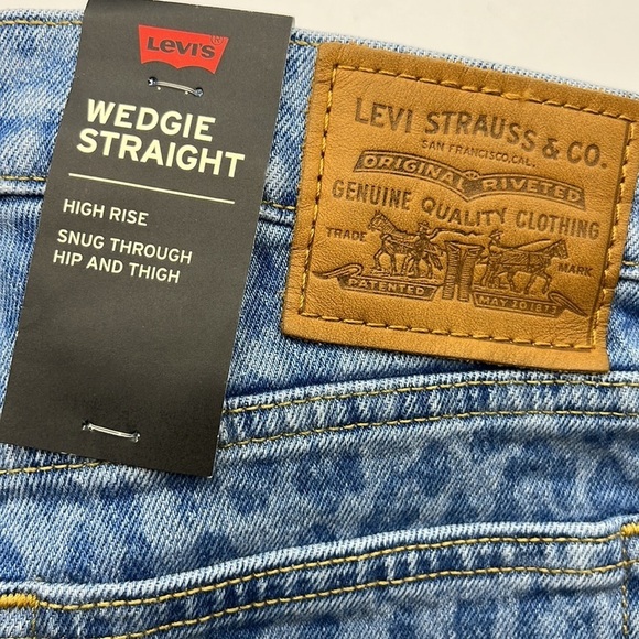 Levi's High Rise Light Blue Animal Print Jeans - Picture 14 of 16